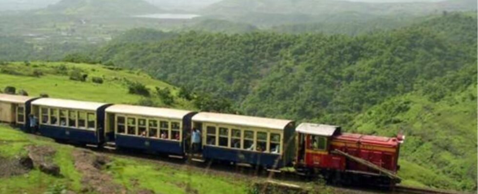 matheran-toy-train-matheran-tourism